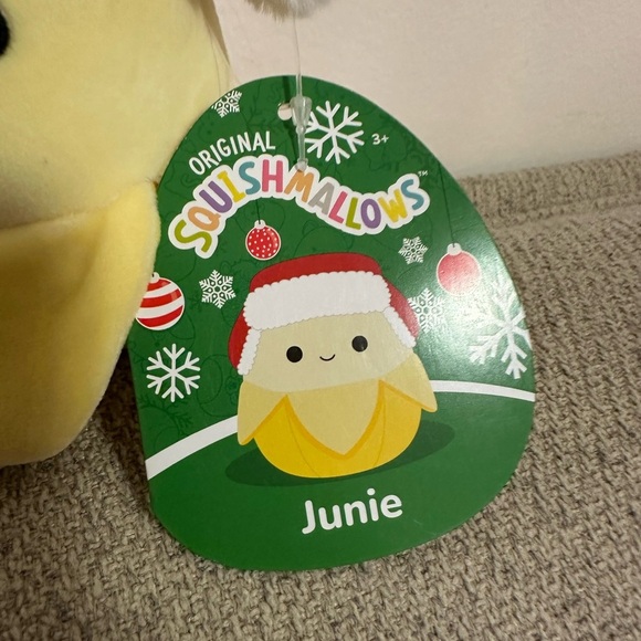 NWT 5" JUNIE BANANA SQUISHMALLOW CHRISTMAS - Picture 6 of 6